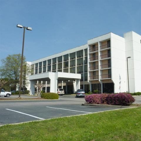Days Inn & Suites By Wyndham Se Columbia Ft Jackson Extérieur photo
